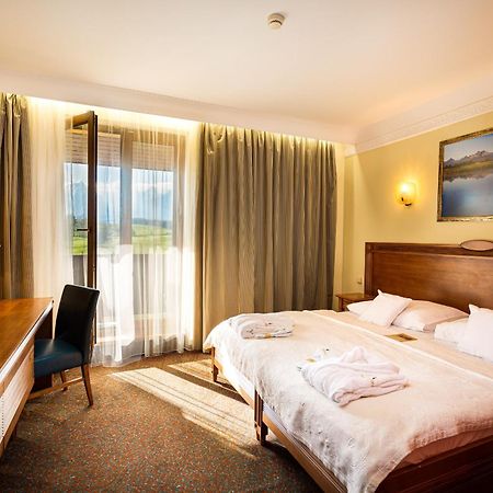 Hotel International Veľka Lomnica Bagian luar foto