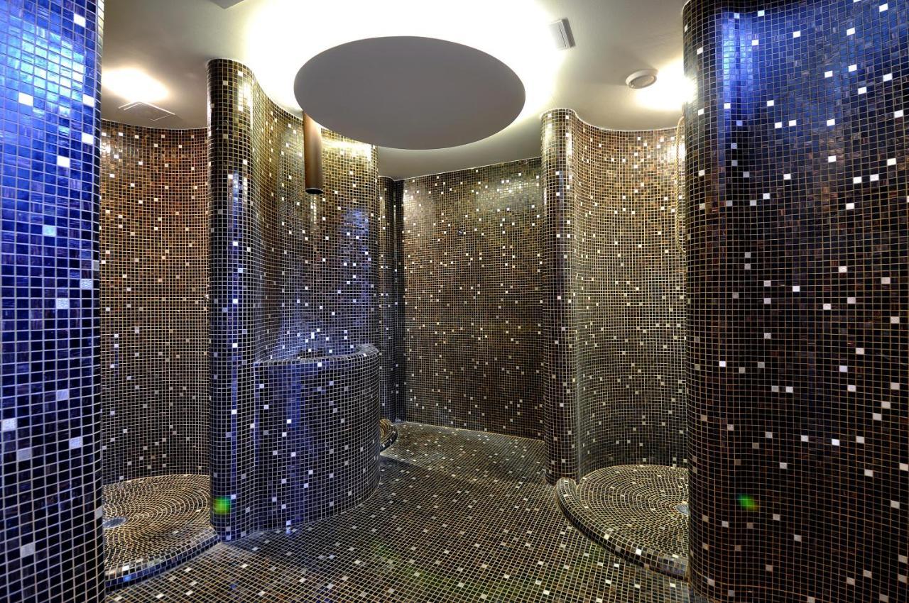 Hotel International Veľka Lomnica Bagian luar foto