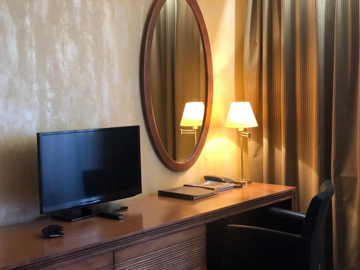 Hotel International Veľka Lomnica Bagian luar foto