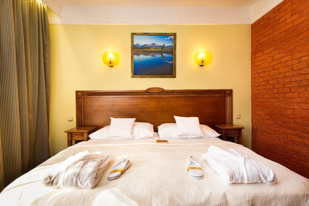 Hotel International Veľka Lomnica Bagian luar foto