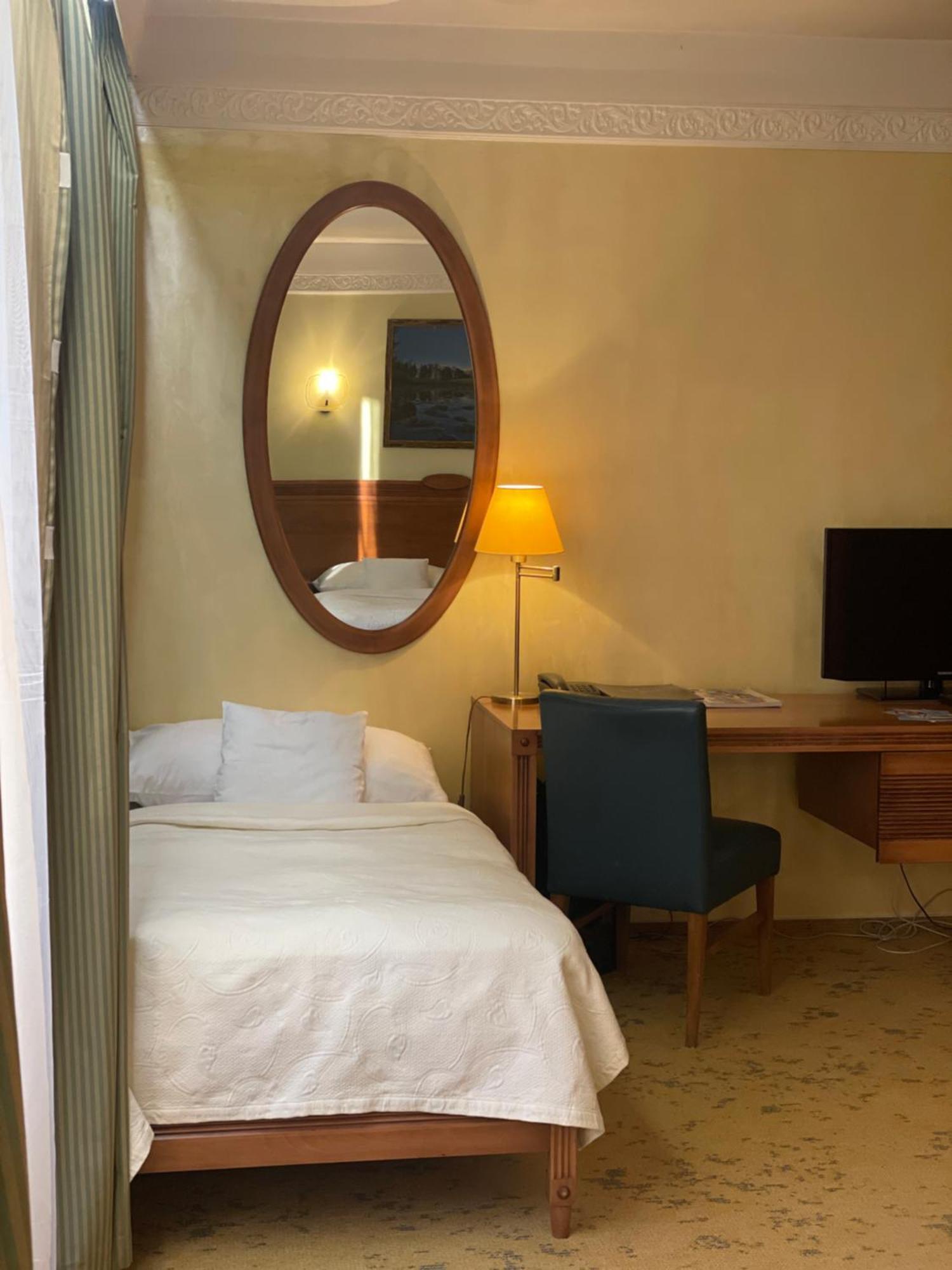 Hotel International Veľka Lomnica Bagian luar foto