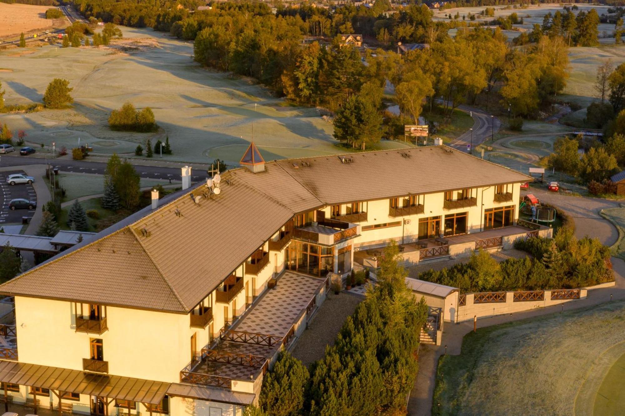 Hotel International Veľka Lomnica Bagian luar foto