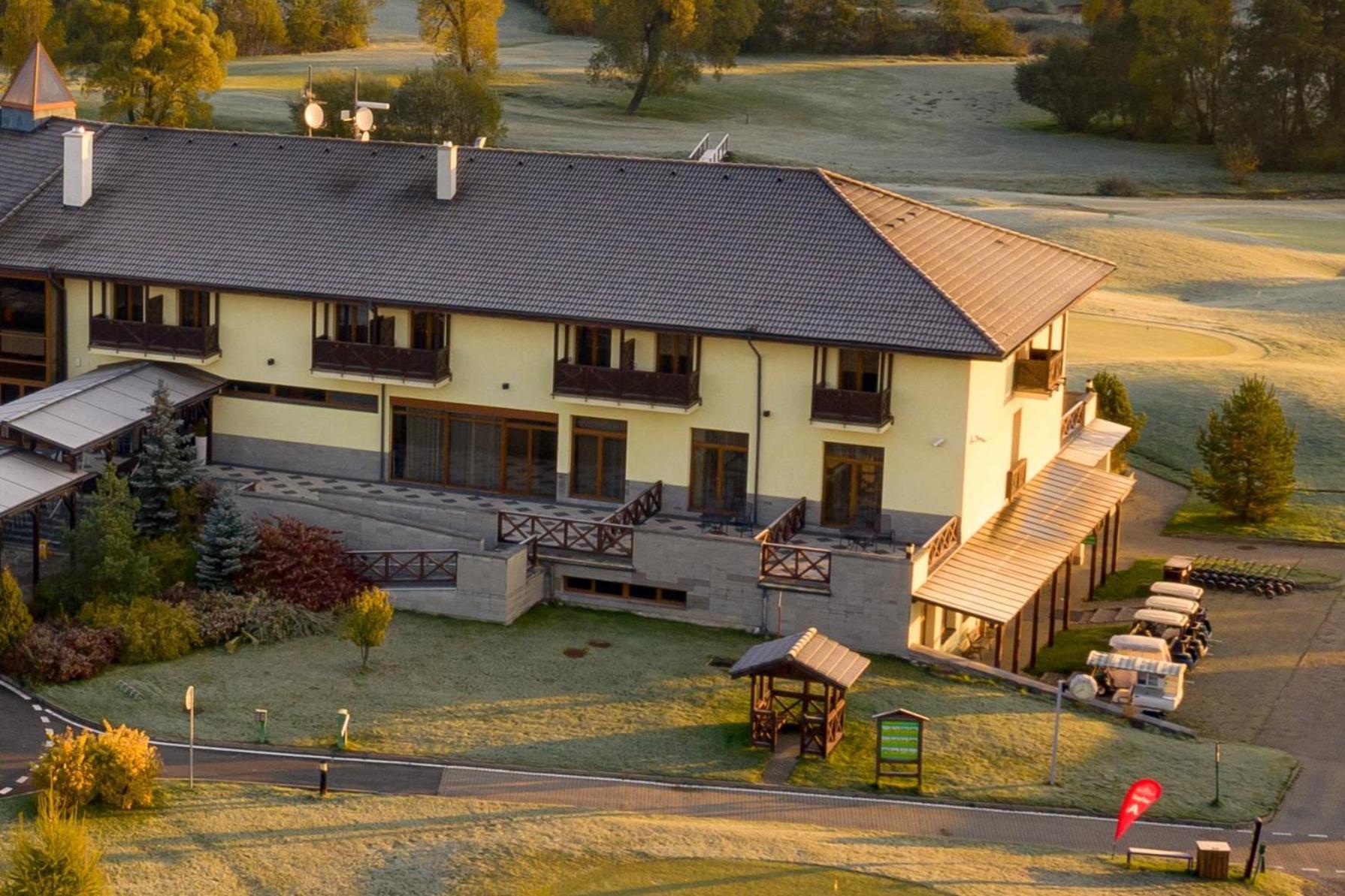 Hotel International Veľka Lomnica Bagian luar foto
