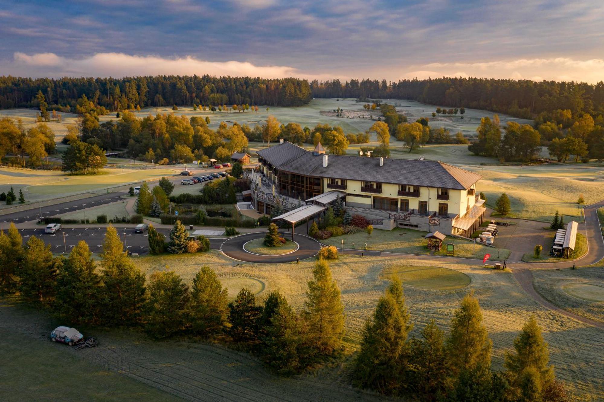 Hotel International Veľka Lomnica Bagian luar foto