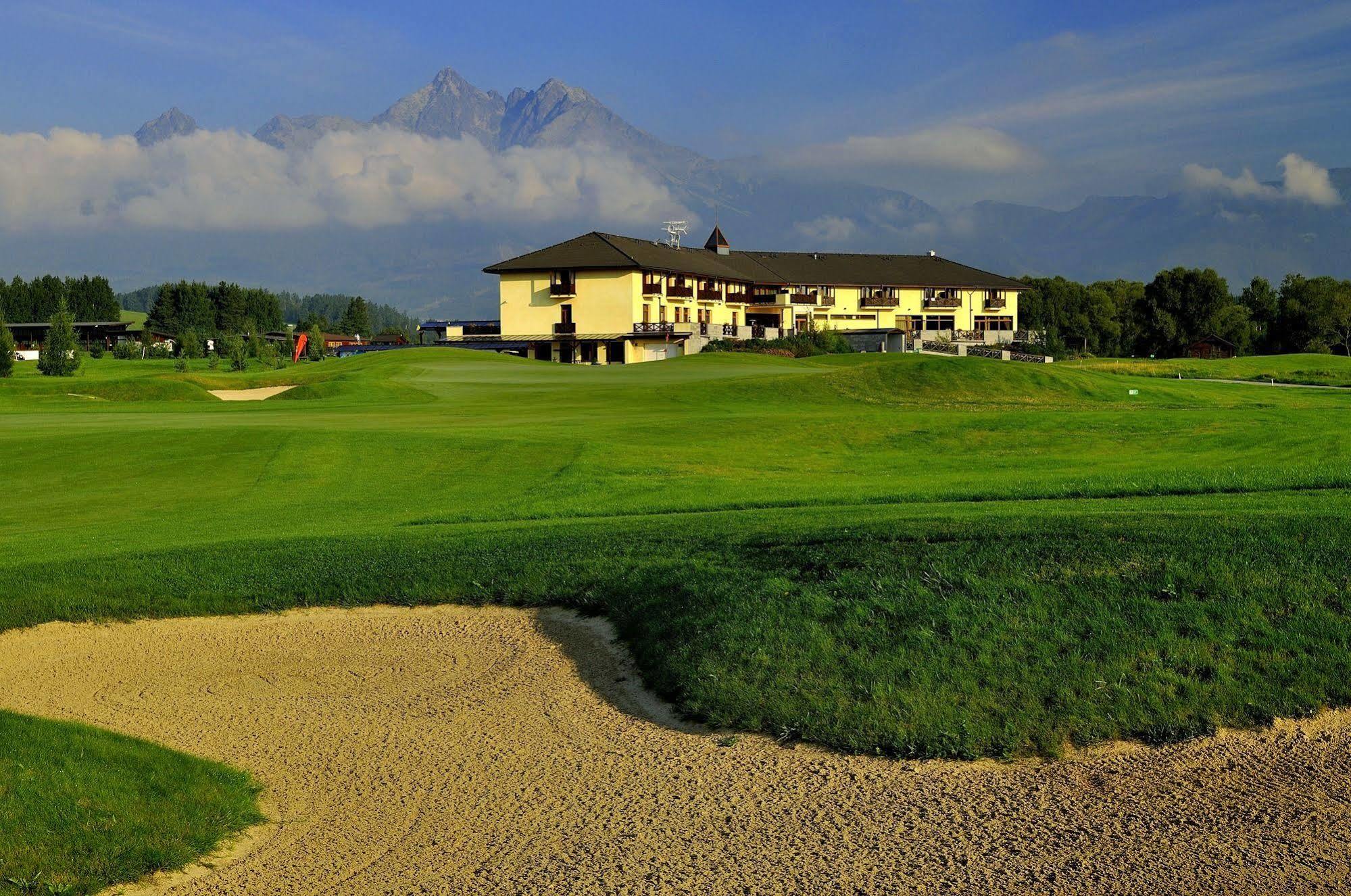 Hotel International Veľka Lomnica Bagian luar foto